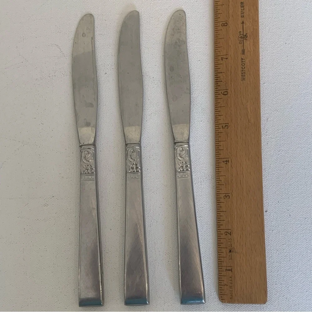 3 Oneida WM Dalton BROOKWOOD Stainless Steel Knives Knife 8.5